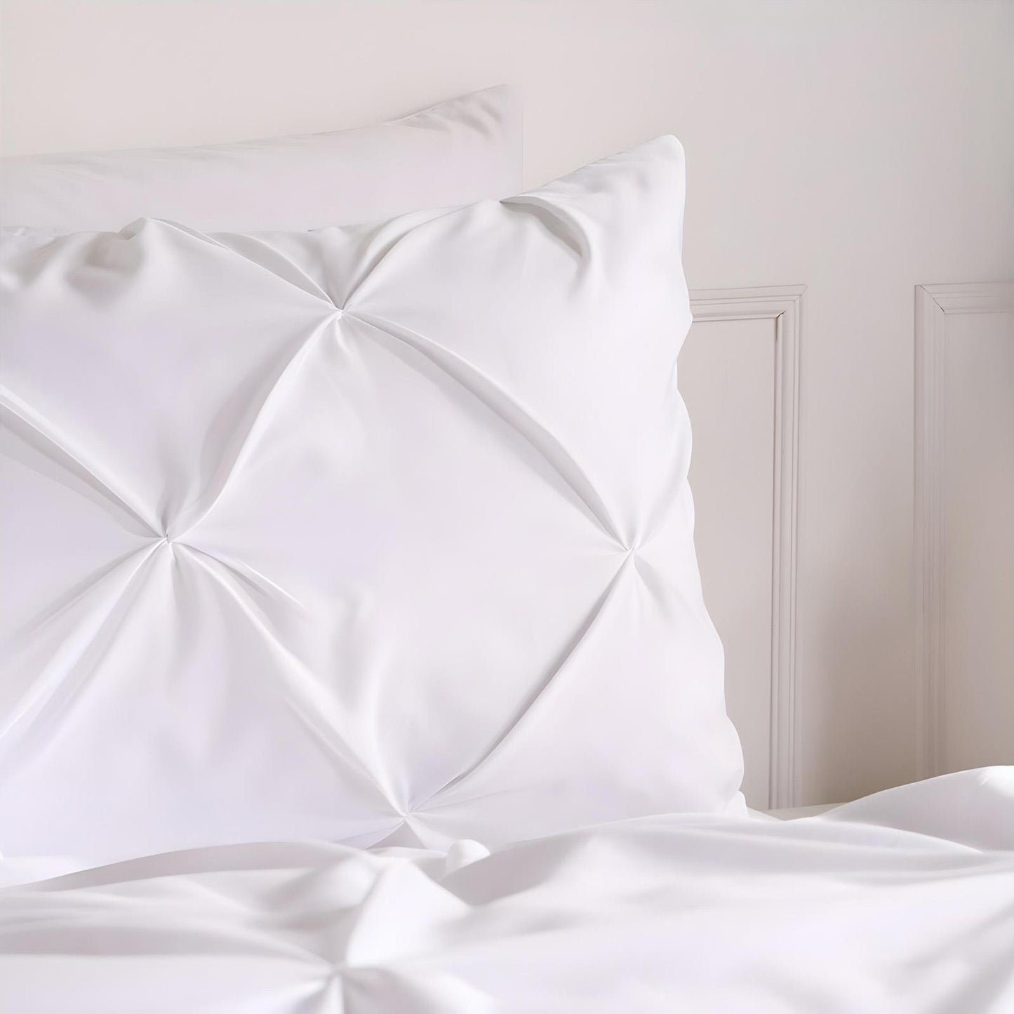OHS Microfibre Pintuck Bedding Pinch Pleat Duvet Cover Set with Pillowcase