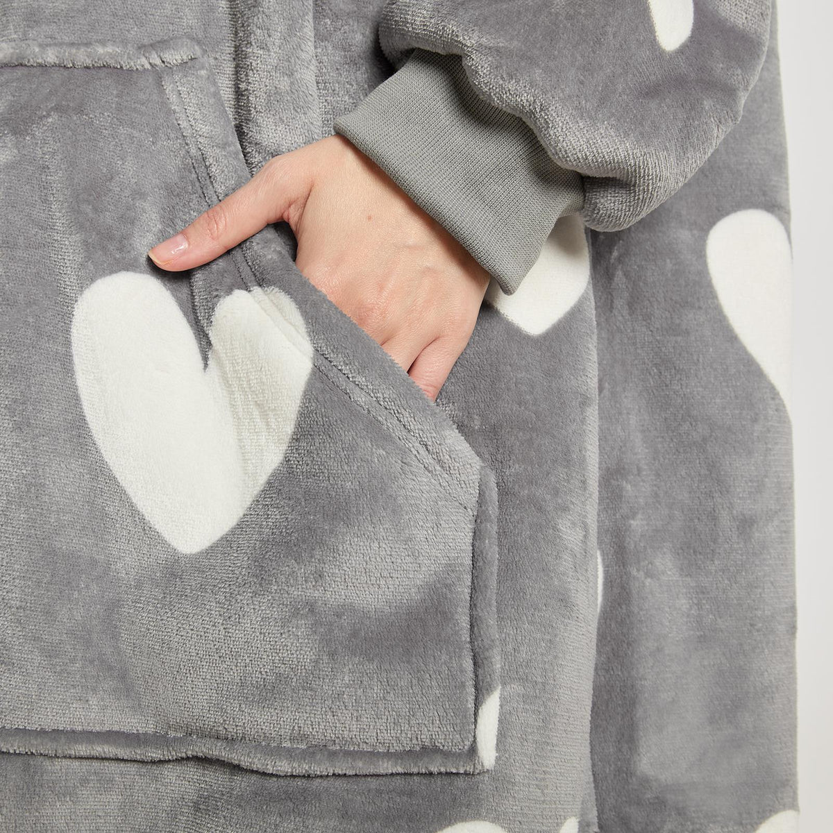 OHS Heart Print Hoodie Blanket Oversized Adult Fleece Sherpa Throw Jumper