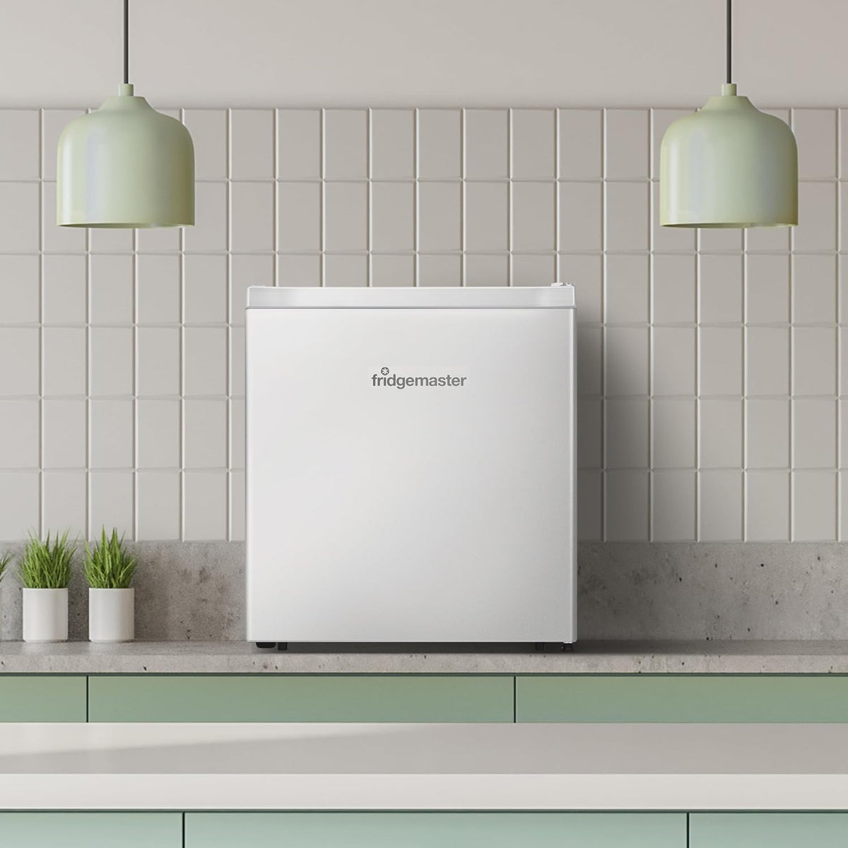 Fridgemaster 45L Table Top Mini Fridge MUR4545, 45cm Compact Refrigerator with Adjustable Thermostat, Reversible Door, 39dB Low Noise, White, Energy Class E