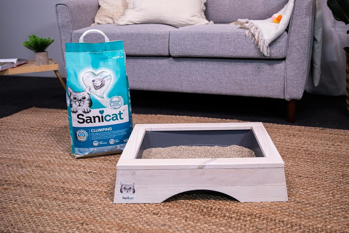 Sanicat - Clumping Cat Litter with Marseille Soap scent | Made of natural minerals with guaranteed odour control | Absorbs moisture and makes cleaning the tray easier | 10 L capacity