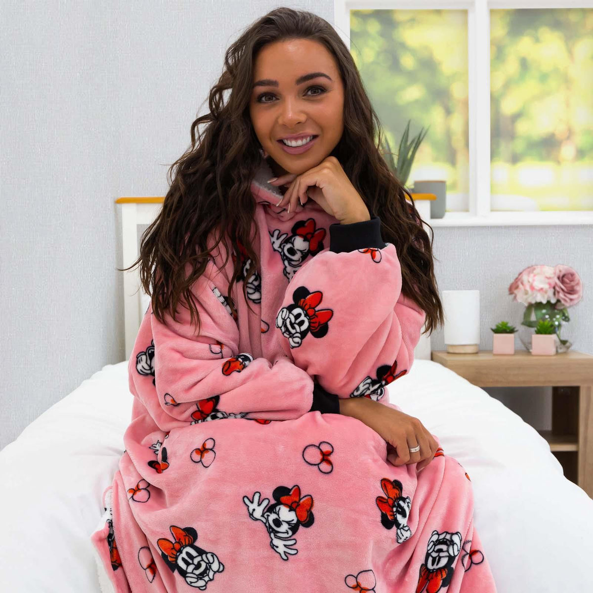 Minnie Mouse Hoodie Blanket Oversized Wearable Soft Sherpa Fleece Throw, Pink