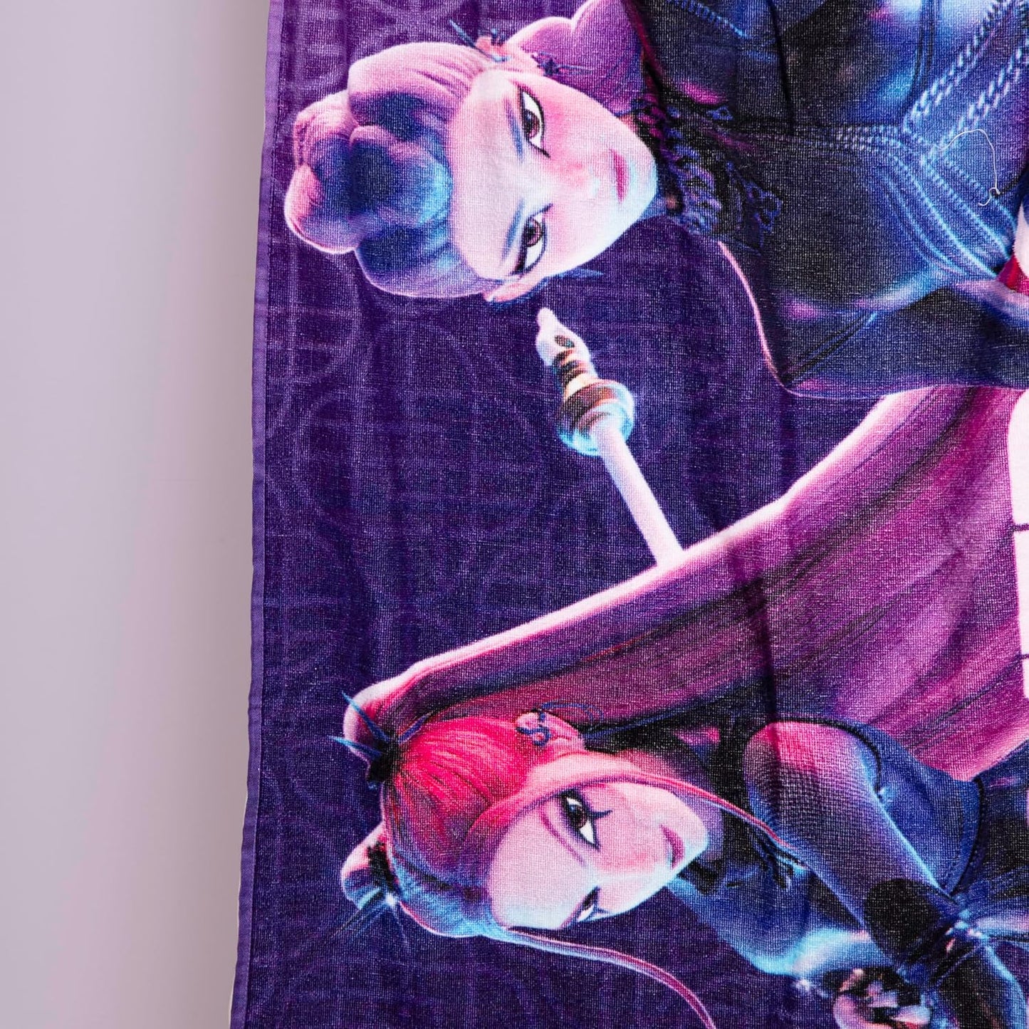 K Pop Demon Hunters Officially Licensed Towel | Super Soft Feel, Clash Design Featuring Zoey, Mira, Rumi | Perfect The Home, Bath, Beach & Swimming Pool | 100% Cotton | 140cm x 70cm