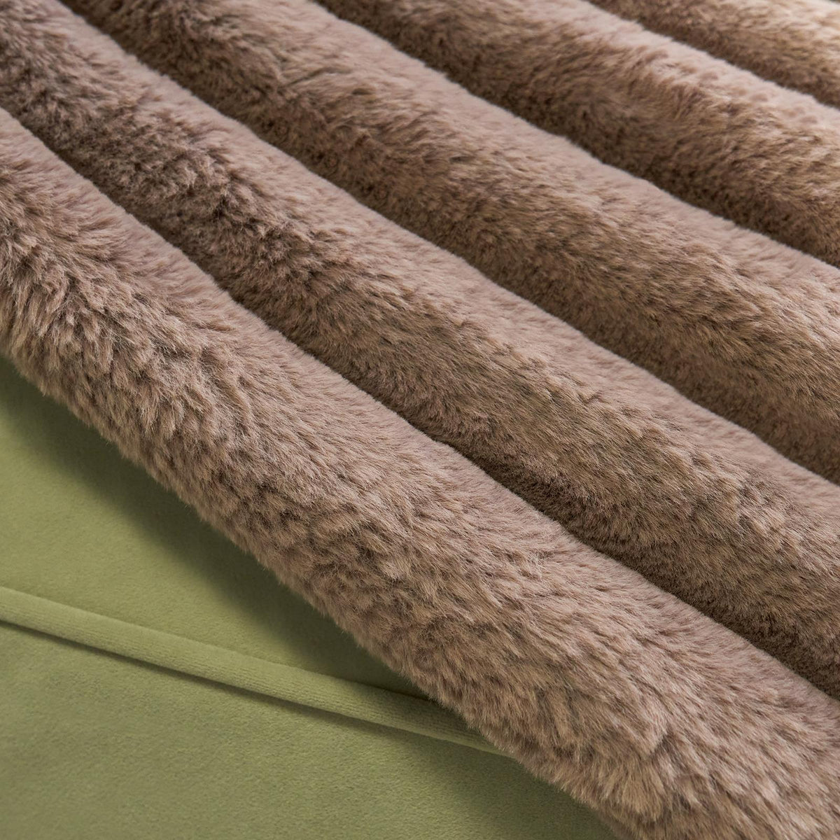 OHS Jumbo Ribbed Throw Faux Fur Fleece Fluffy Blanket Winter Thermal Bedspread