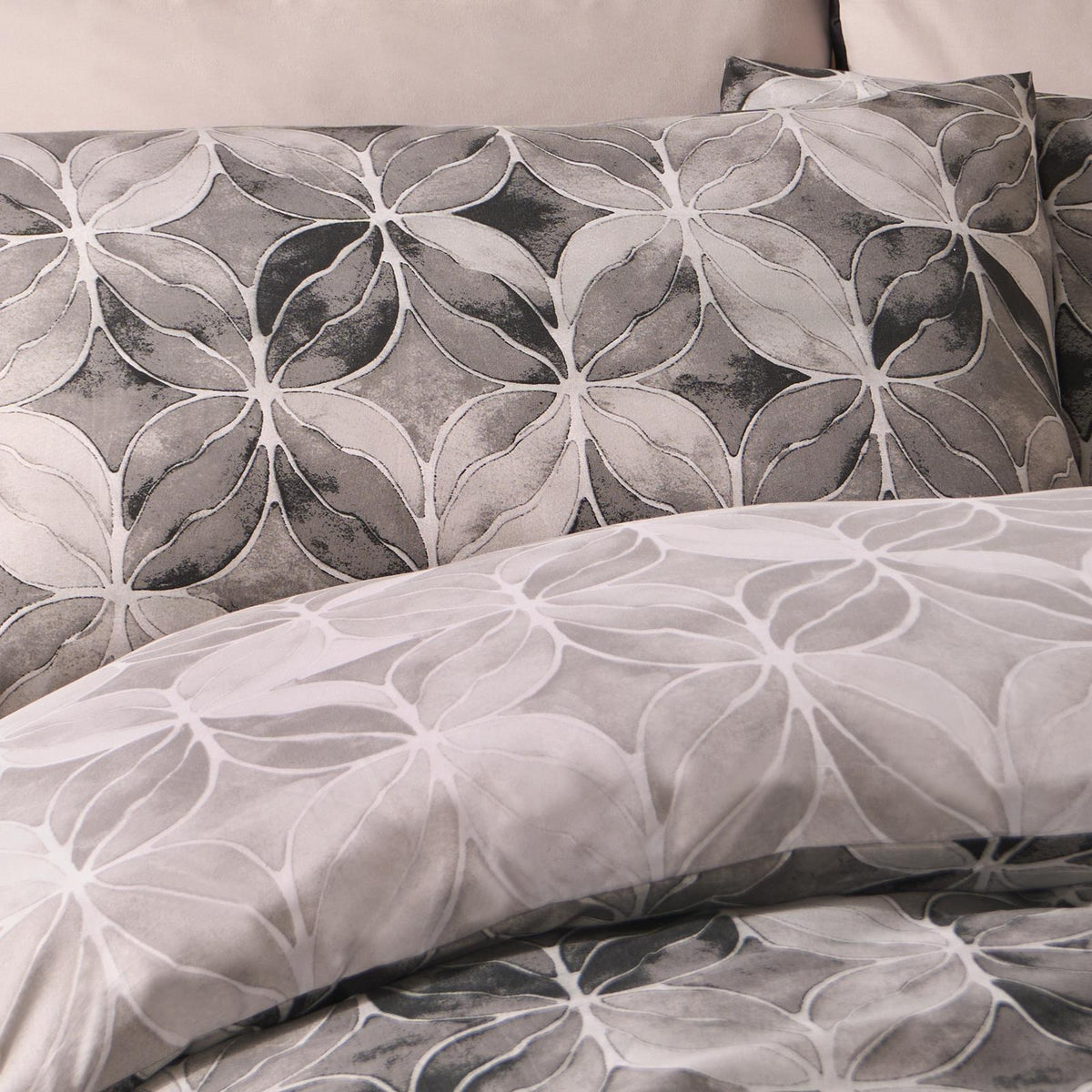 Geo Duvet Cover Set Quilt Pillowcase Watercolour Soft Bedding Double King Size