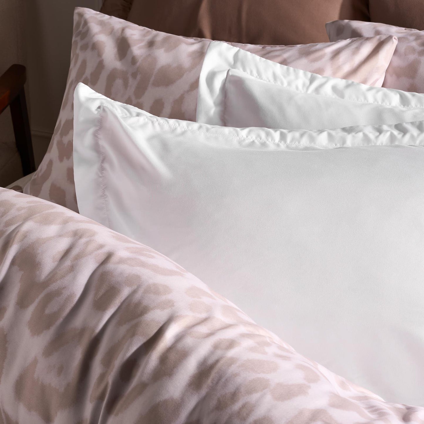 OHS 2 Pack Oxford Pillowcase Set Soft Microfibre Plain Dyed Pillow Covers