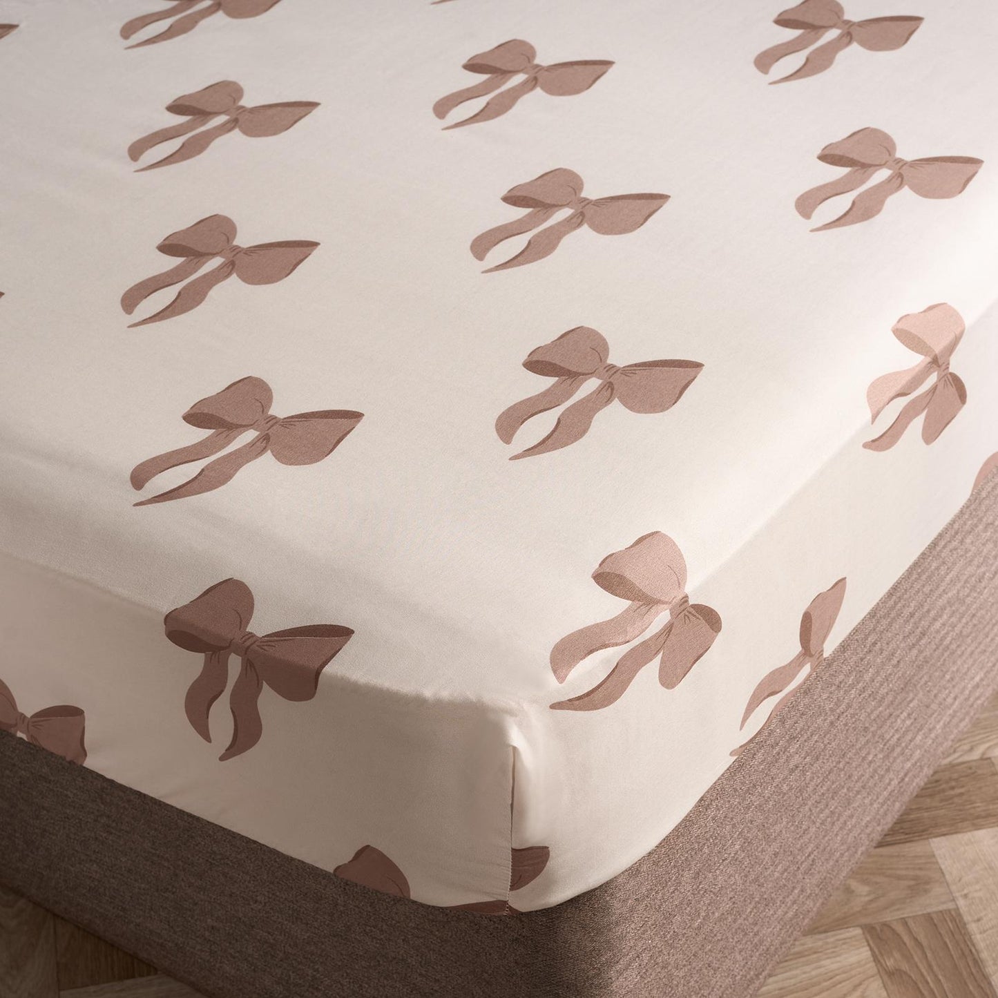 OHS Microfibre Deep Fitted Sheet Bows Print 25cm Hotel Quality Easy Care