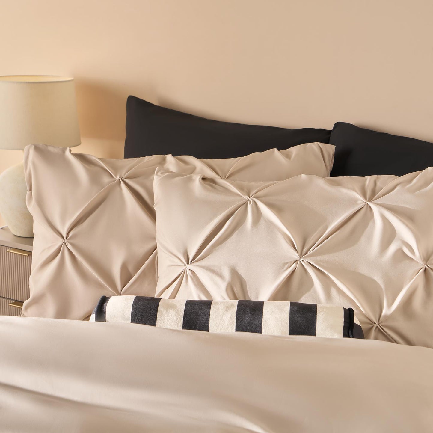 OHS Microfibre Pintuck Bedding Pinch Pleat Duvet Cover Set with Pillowcase