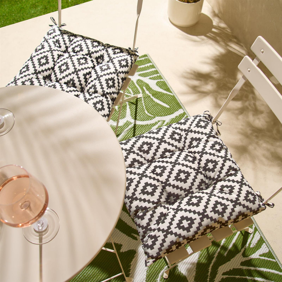 OHS Seat Pads 2 Water Resistant Outdoor Cushions Garden Chair Covers Ties