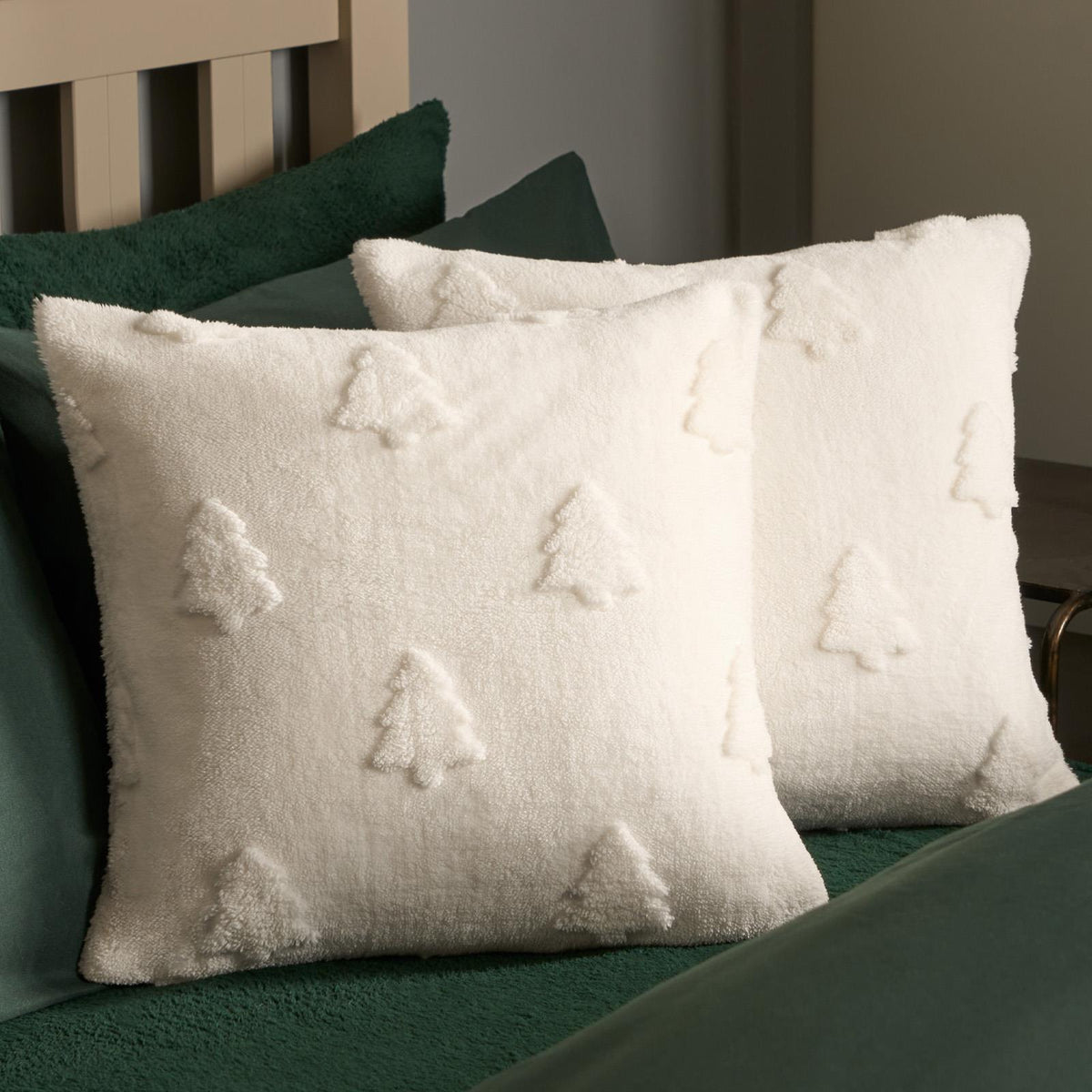 Winter Tree Cushion Covers 2/4 Sherpa Fleece Filled Plump Pads Christmas Home
