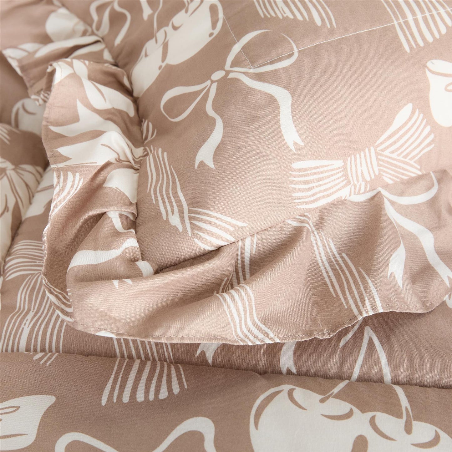 OHS Frill Edge Coverless 7.5 Tog Duvet Bows Print Bedding Set with Pillowcase