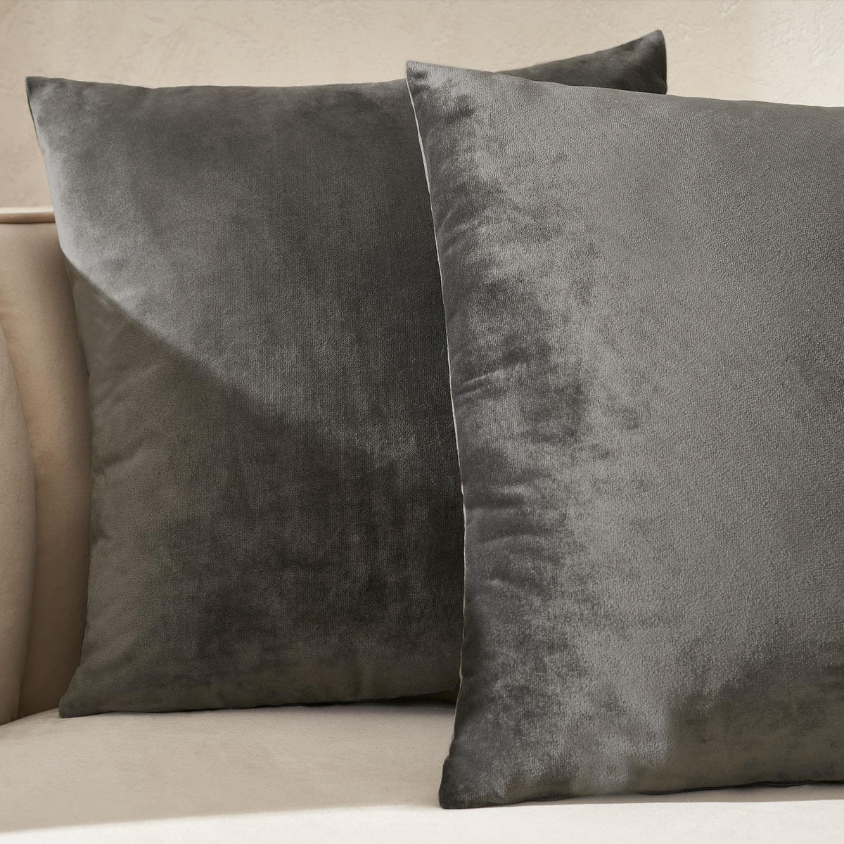 OHS Matte Velvet Cushion Covers Super Soft Luxury Square Pillowcases Multipack