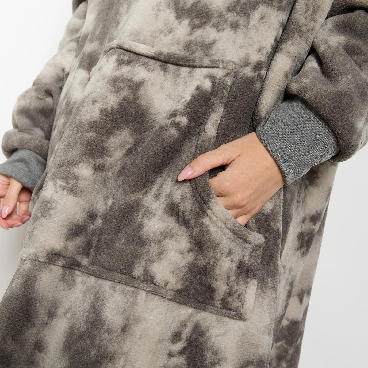 OHS Extra Long Tie-Dye Print Fleece Oversized Wearable Hoodie Blanket