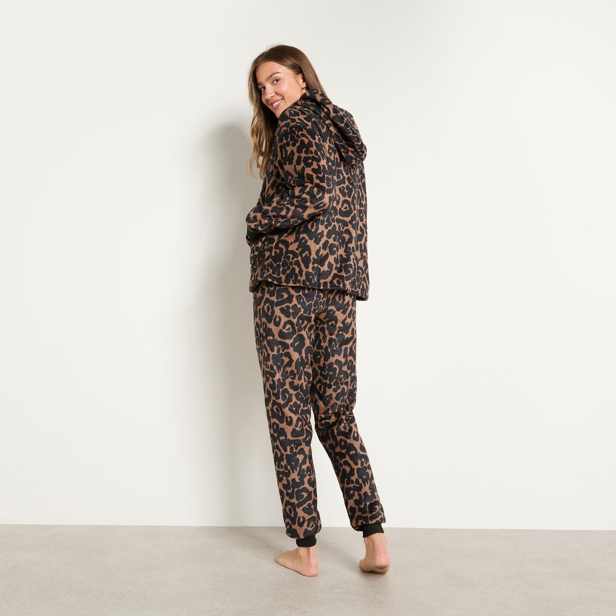 OHS Animal Print Loungewear Set Winter Sherpa Nightwear 2-Piece Hoodie Jogger