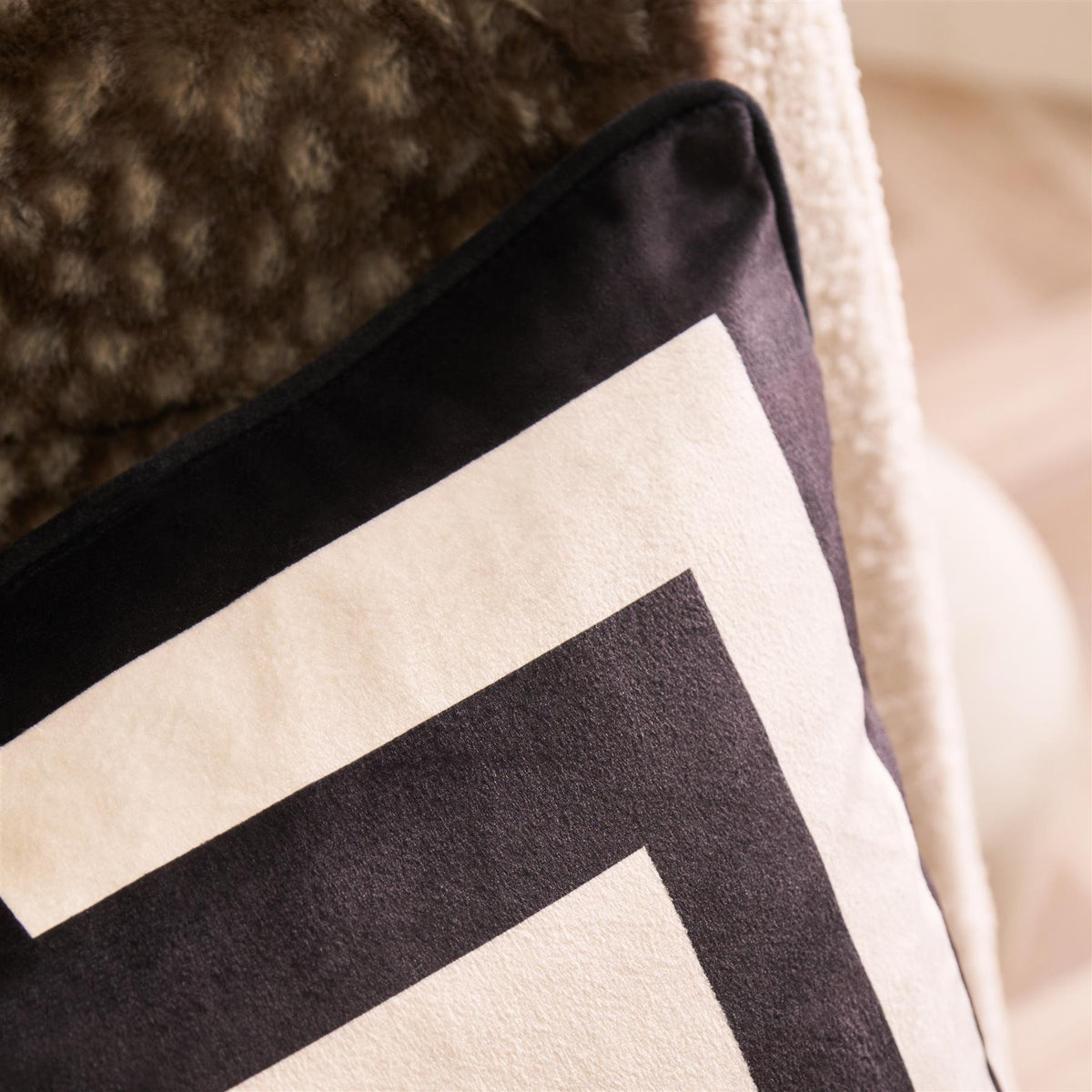 OHS Square Print Cushion Covers Matte Velvet Living Room Pillowcases Home Decor
