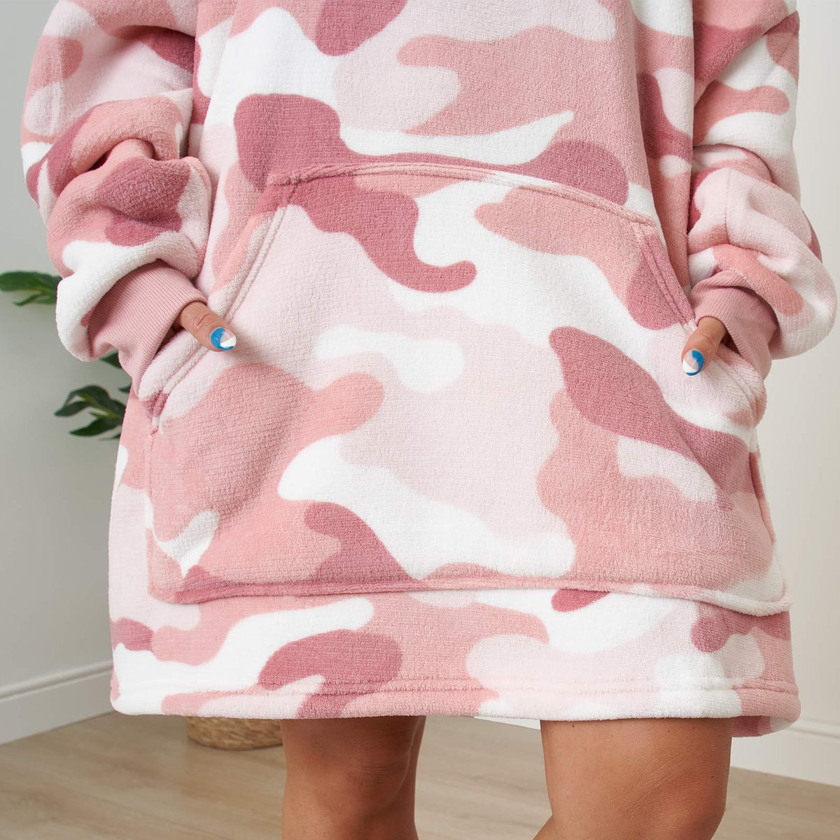 Dreamscene Camo Oversized Hoodie Blanket Giant Hiking Wearable Sherpa Sweatshirt
