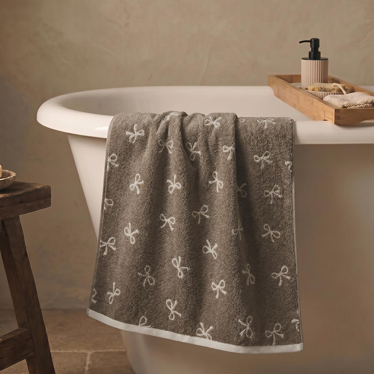 OHS Bows Towels 100% Premium Cotton Highly Absorbent Hand Bath Towel Sheet