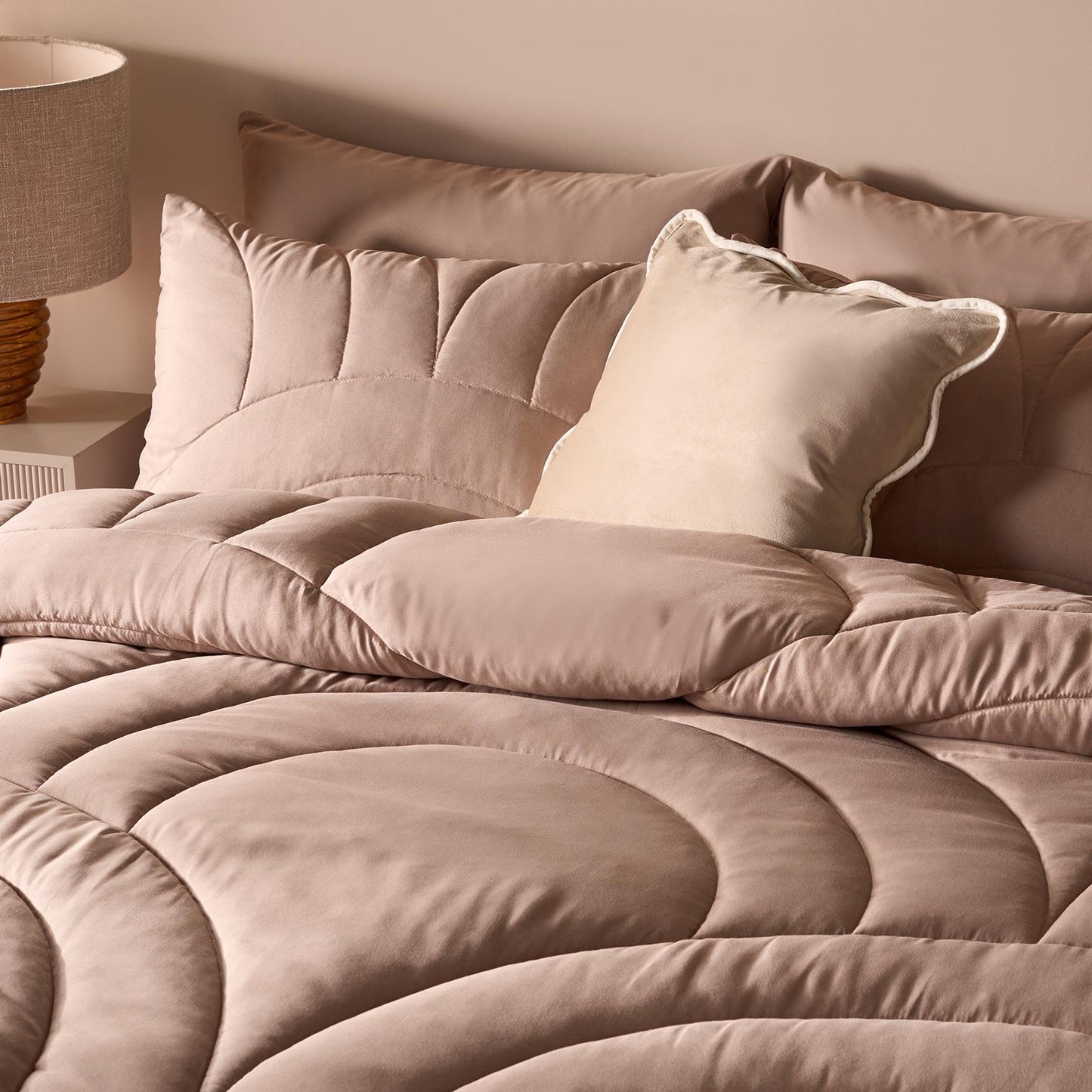 OHS Arches Coverless 7.5 TOG Duvet Quilted Bedding Set with Pillowcase