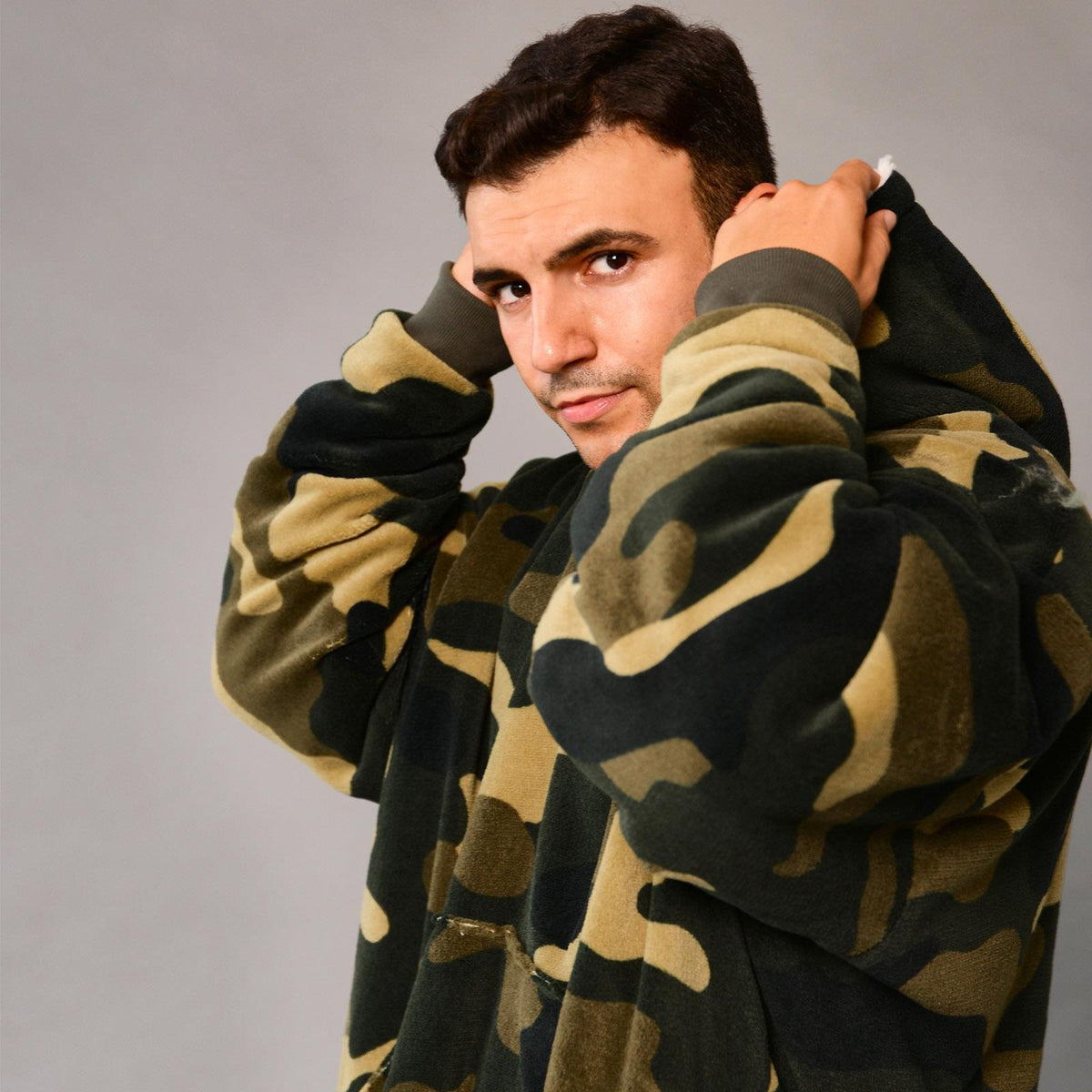 Dreamscene Camo Oversized Hoodie Blanket Giant Wearable Sherpa Sweatshirt, Khaki