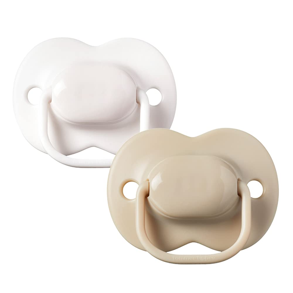 Tommee Tippee Cherry Latex Dummies, 18-36 Months, Pack of 2 Dummiess with 100% Natural Latex baglet