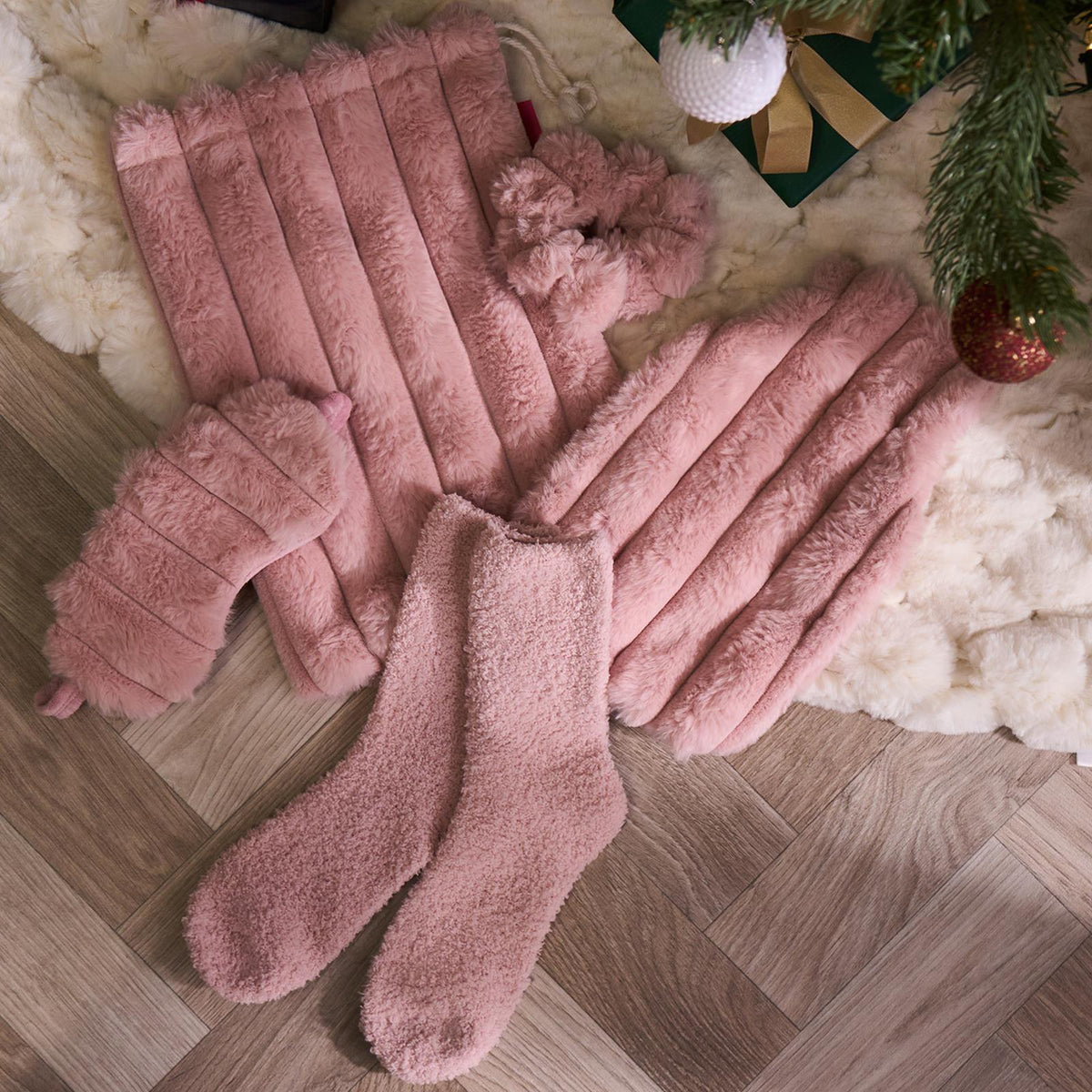 OHS Ribbed Faux Fur Winter Gift Set Hot Water Bottle Socks Eye Mask Scrunchie