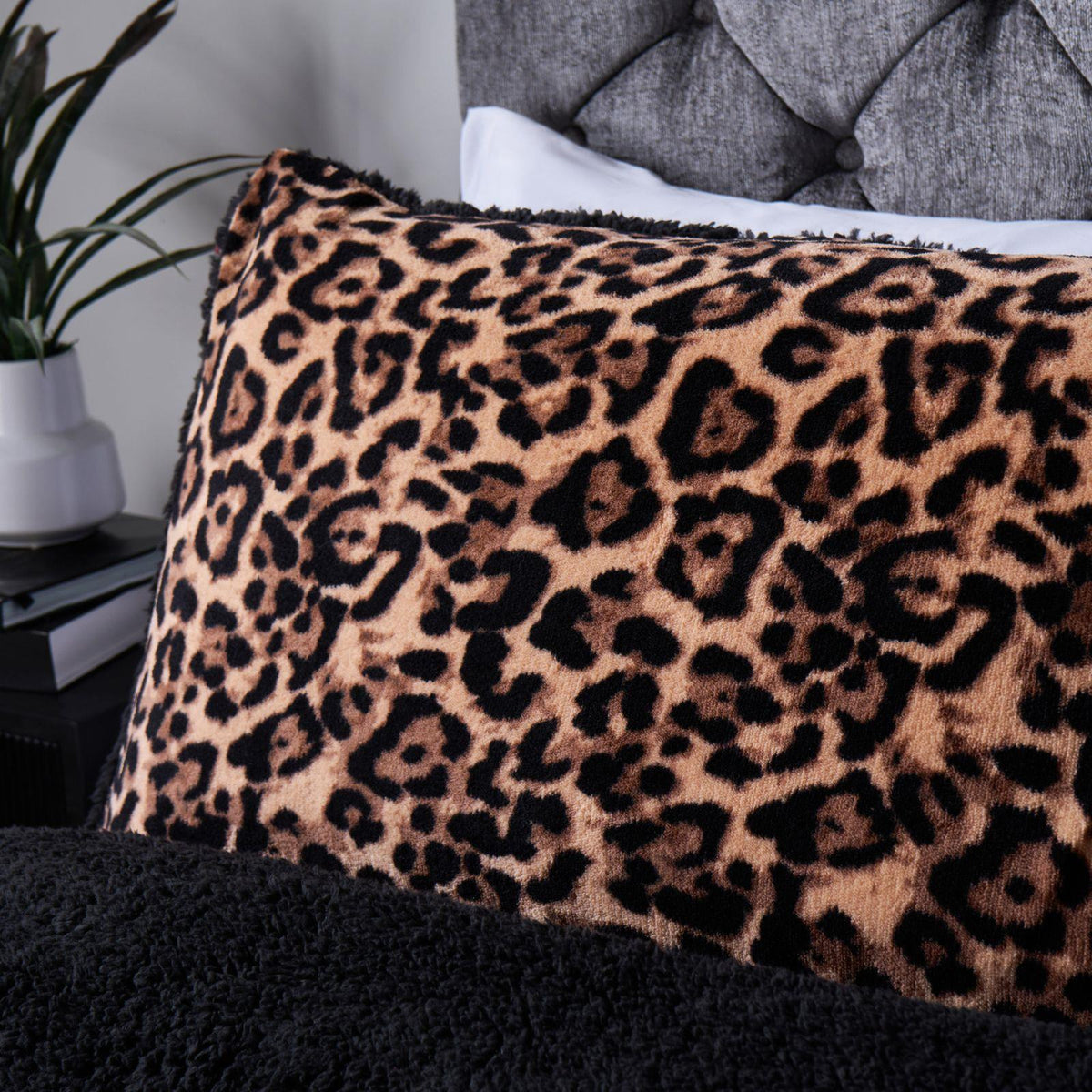 OHS Leopard Bedding Set Sherpa Fleece Reversible Duvet Cover with Pillowcase