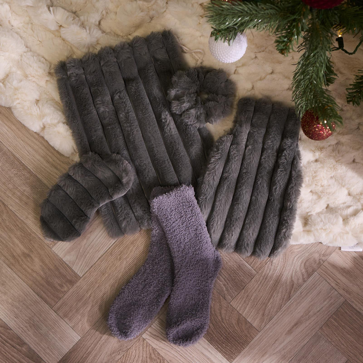 OHS Ribbed Faux Fur Winter Gift Set Hot Water Bottle Socks Eye Mask Scrunchie