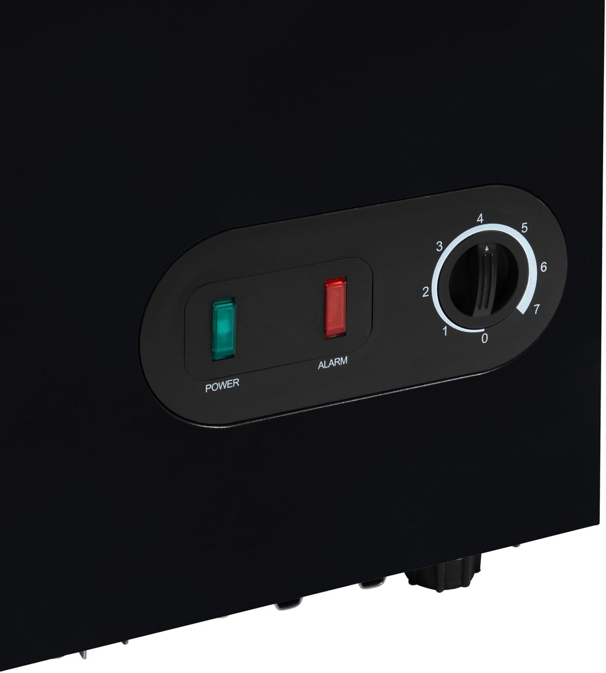 Willow WCF60B Freestanding 51L Slimline Compact Chest Freezer with Adjustable Thermostat, Removable Storage Basket, Suitable for Outbuildings and Garages - Black