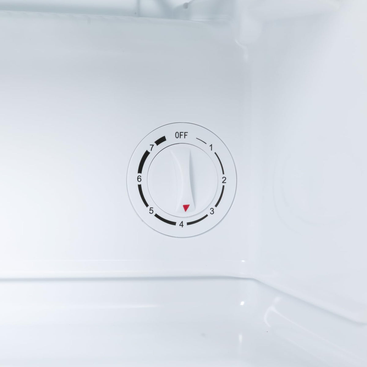 Willow WUCFZ48B 60L Undercounter Freezer - Recessed Handle, Reversible Door, 3 Drawers, Adjustable Thermostat, Mark-Proof Finish, 4* Freezer Rating, Easy Clean, Adjustable Feet - Black