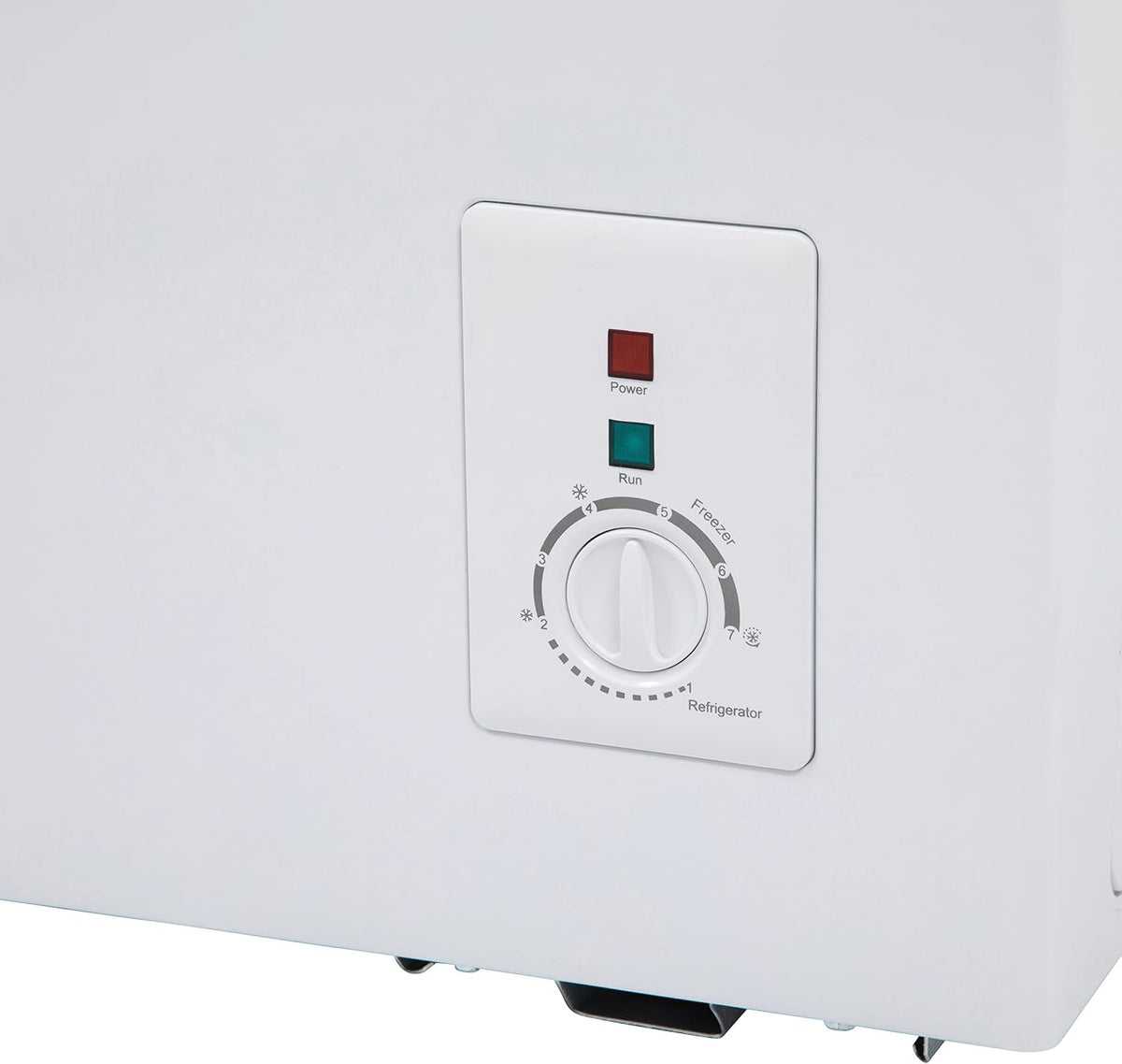 Willow W99CFW Freestanding 99L Chest Freezer with Removable Storage Basket, Suitable for Outbuildings and Garages, 4* Freezer Rating - White