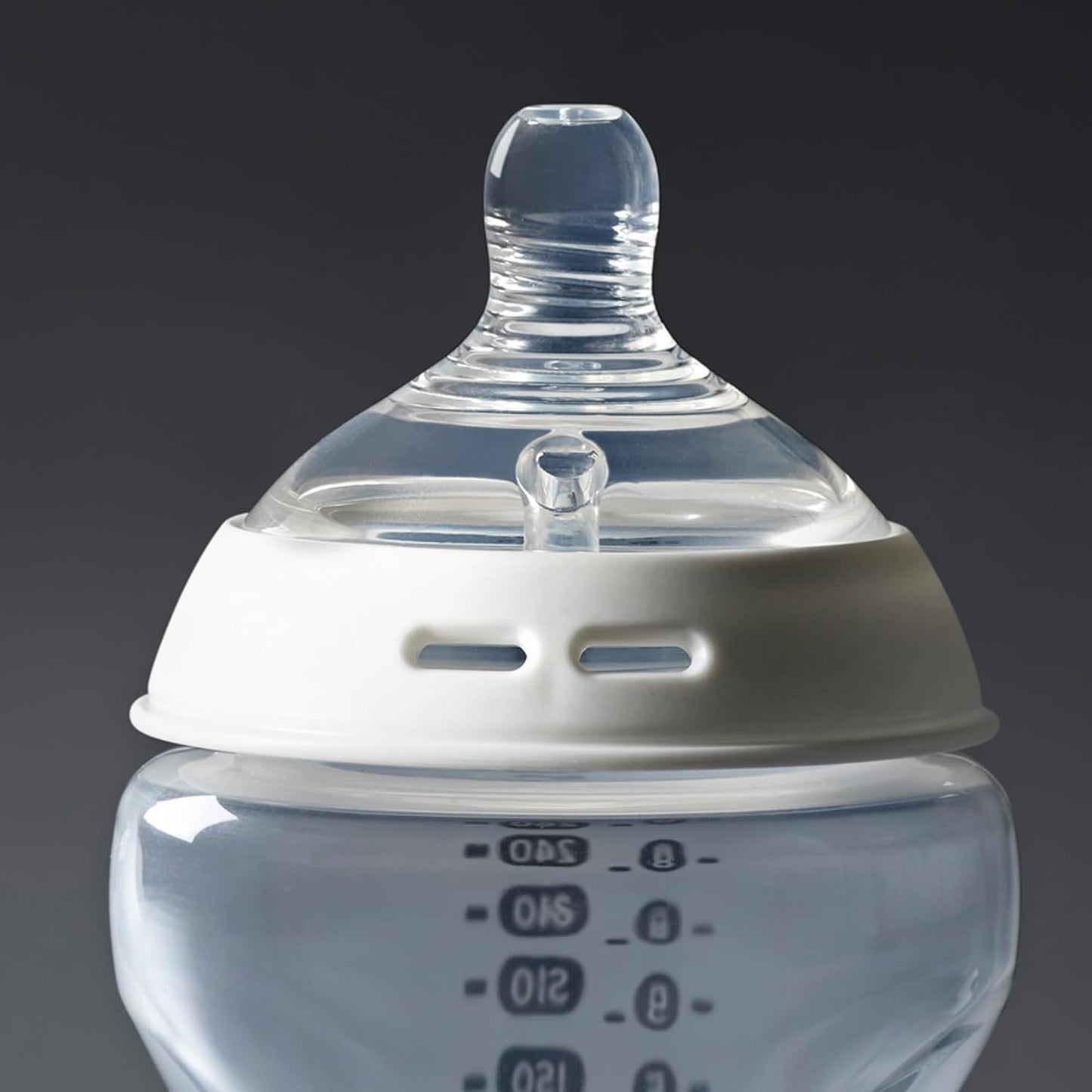 Tommee Tippee Natural Start Baby Bottle Teats, Fast Flow for 6m+, Pack of 2 Breast-Like Teats for a Natural Latch, with Anti-Colic Valve and BPA Free Soft Silicone