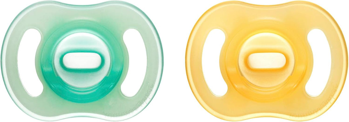 Tommee Tippee Ultra-Light StayPut Night Glow Soother 0-6m Pack of 2