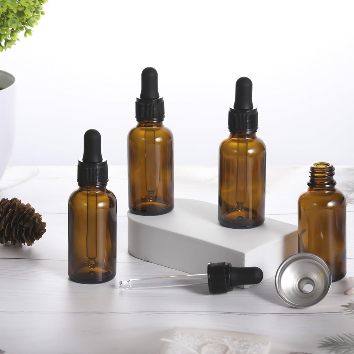 Amber Glass Dropper Bottle,2pcs 60ml Small Empty Reusable Eliquid Pipette Ear Dropper Bottles Suitable for Essential Oils Massage Perfumery Aromatherapy Laboratory Fragrances Pharmacist Bottle