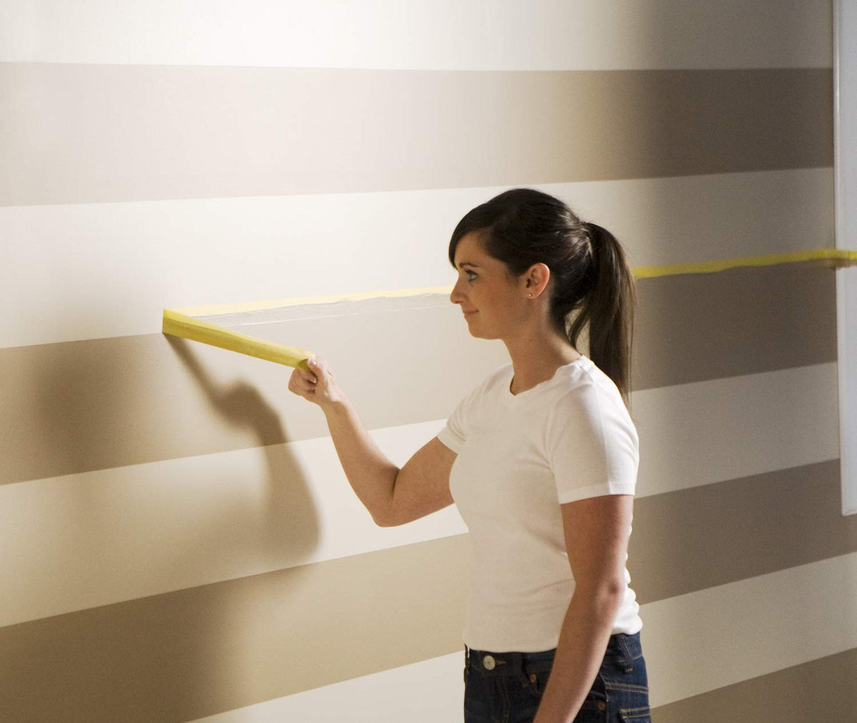 Frog Tape Yellow Delicate Surface Painters Masking Tape 24mm x 55m. Indoor painting and decorating for sharp lines and no paint bleed