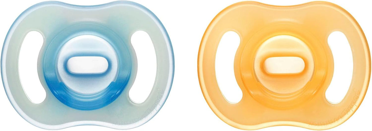 Tommee Tippee Ultra-Light StayPut Night Glow Dummy 6-18m Pack of 2