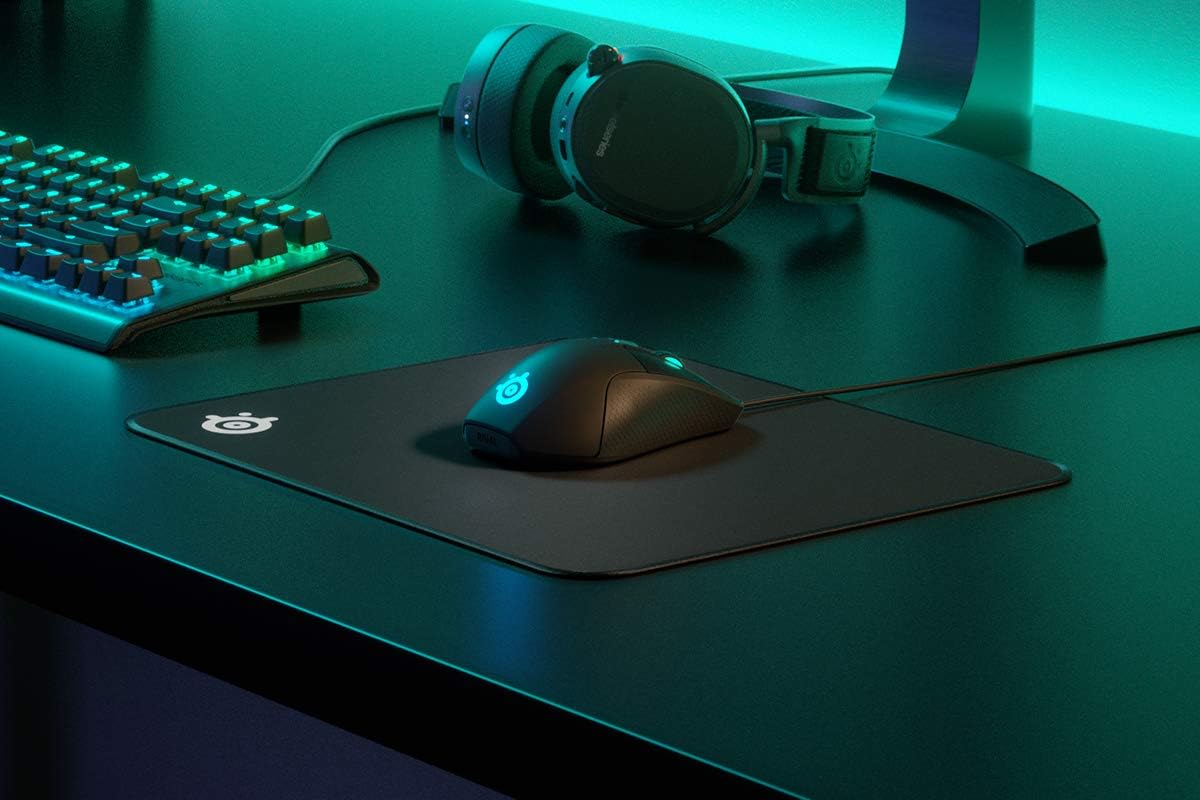 SteelSeries QcK Edge Cloth Gaming Mouse Pad - Never-fray Stitched Edges - Optimized For Gaming Sensors - Size L (450 x 400 x 2mm) - Black