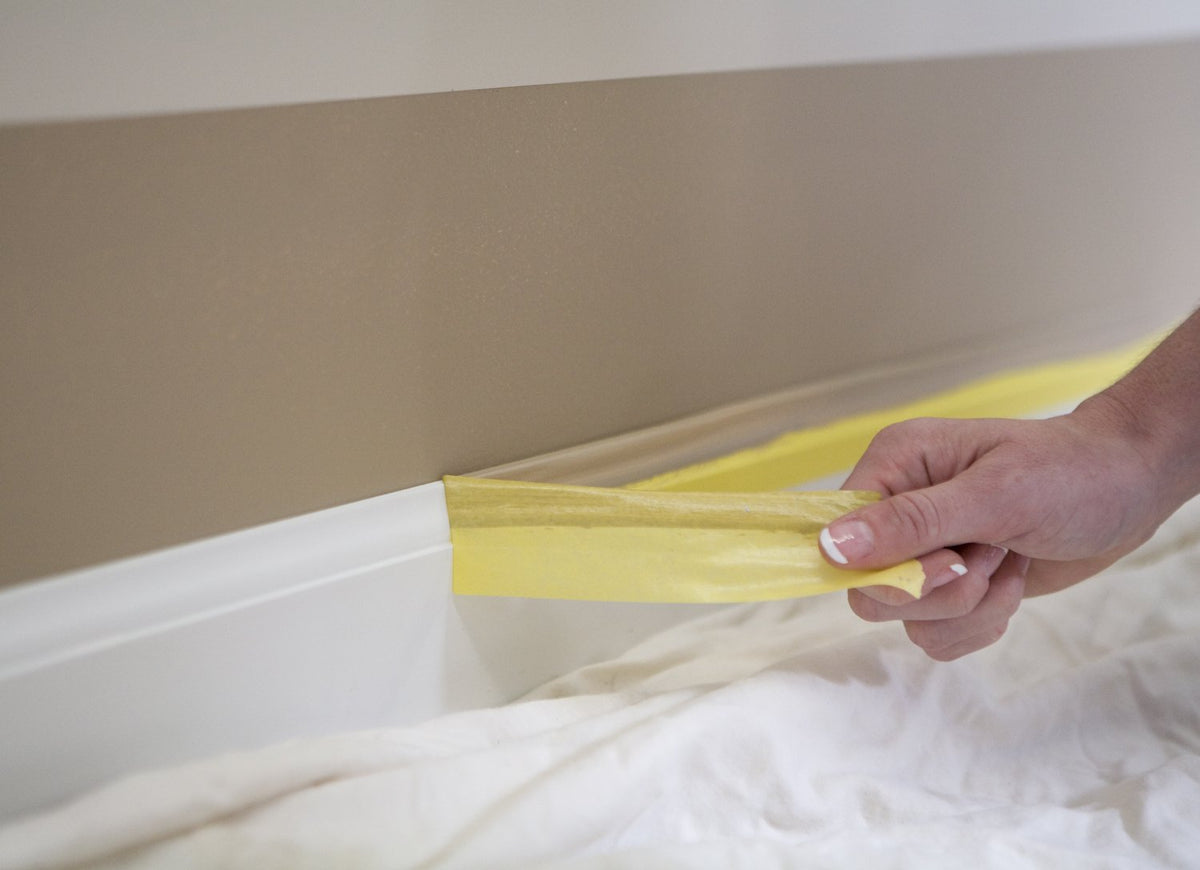 Frog Tape Yellow Delicate Surface Painters Masking Tape 24mm x 55m. Indoor painting and decorating for sharp lines and no paint bleed