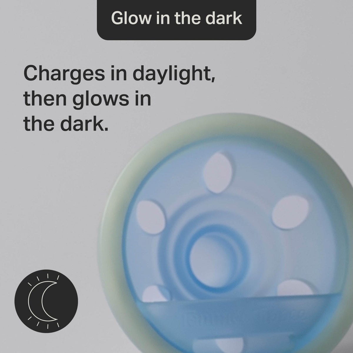 Tommee Tippee Ultra-Light StayPut Night Glow Soother 0-6m Pack of 2