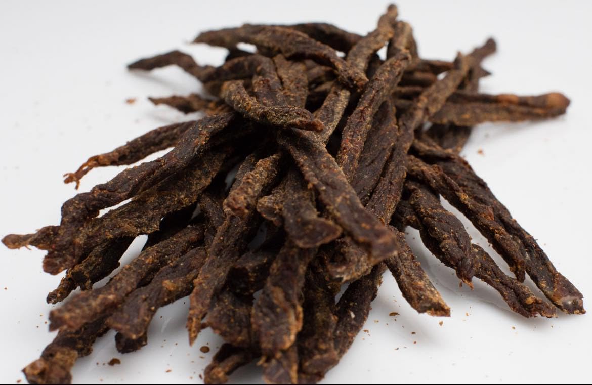 Hunters Biltong - 100g Beef Chilli Bites - Beef Snap Sticks - Authentic South African Biltong - High Protein Snacking for Pre or post work out - Low Sugar & Low Carb - Suitable for Paleo and Keto Diet