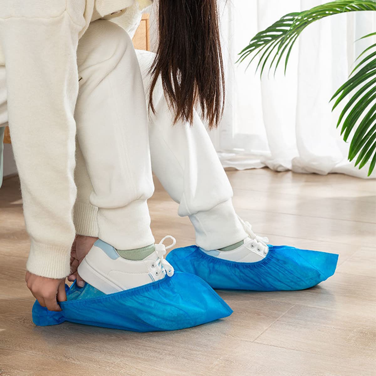 WUJUN 100/200 Pack Blue/Black Disposable Shoes Covers Boot Cover Waterproof, Dust-proof, Non-slip, One Size Fit Most, Protect Your Shoes, Carpets and Floors. Cleaning Accessories