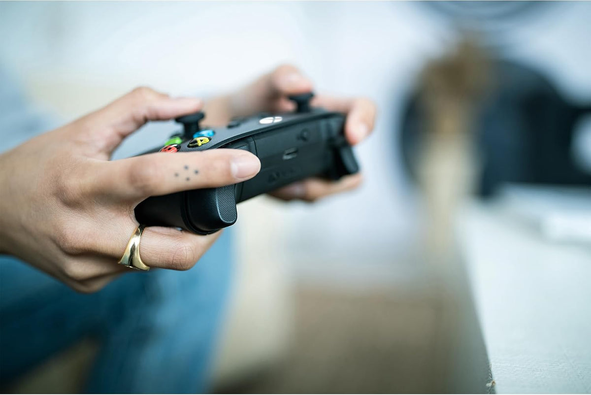 Xbox Wireless Controller – Carbon Black Series X|S, One, and Windows Devices