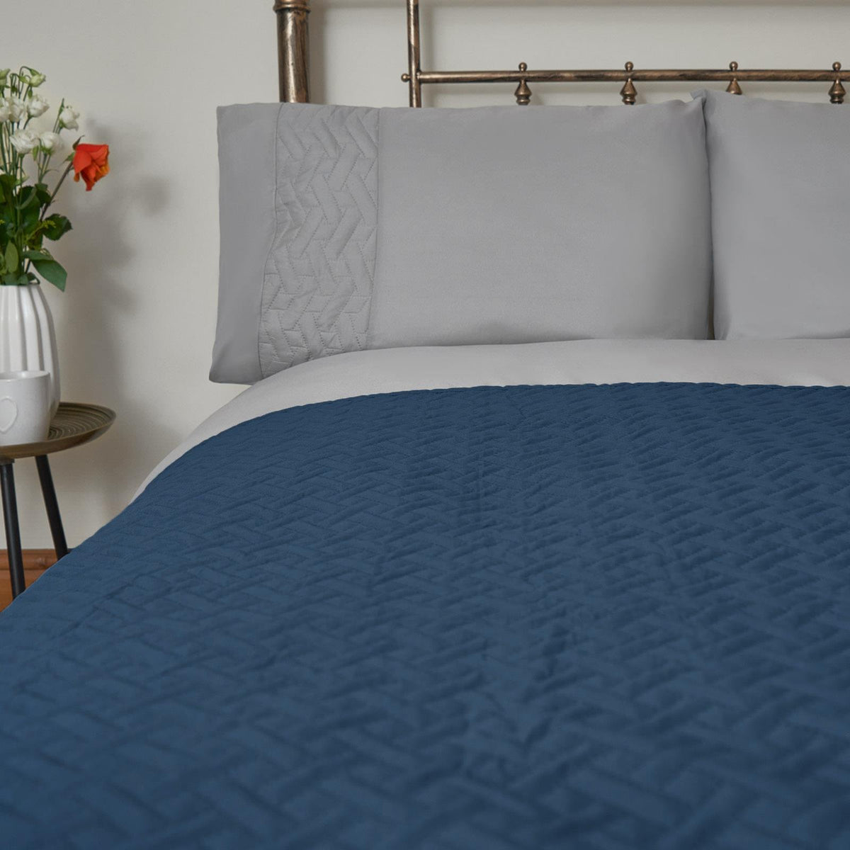 Brentfords Geo Quilted Bedspread Blanket Pinsonic Throw Large Sofa Bed Comforter