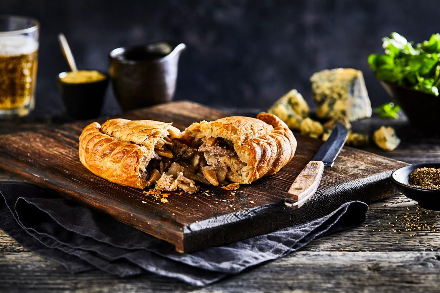Cornish Hampers & Gifts 6x Traditional Large (360g) Gourmet Cornish Steak Pasties Gift Hamper Set – Elegant Packaging.