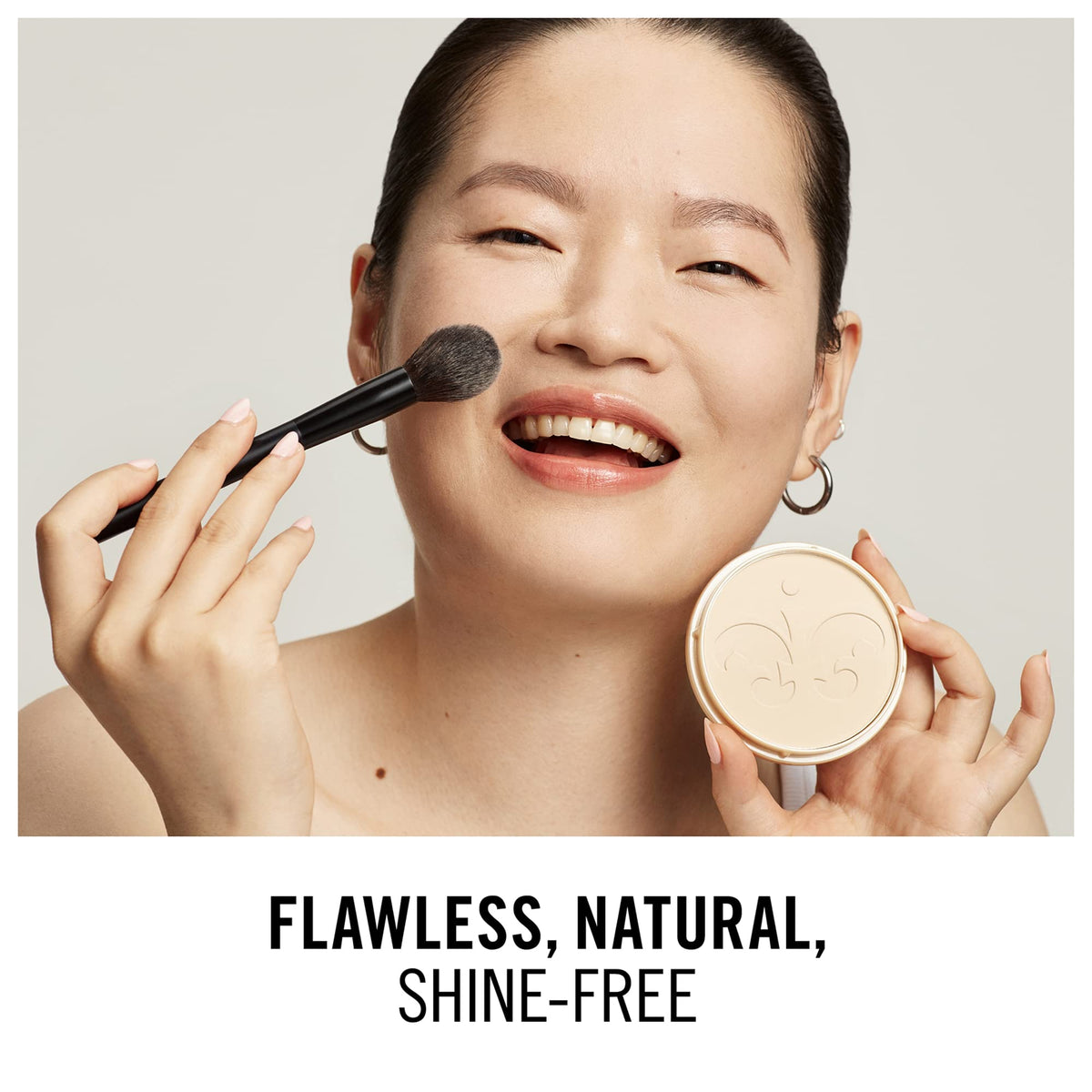 RIMMEL LONDON - Stay Matte Pressed Powder - Lightweight, Oil Absorbing, Smooth Non-Powdery Texture, Lasting Up To 5hrs - For All Skin Types - Dermatologically Tested - Transparent - 14g