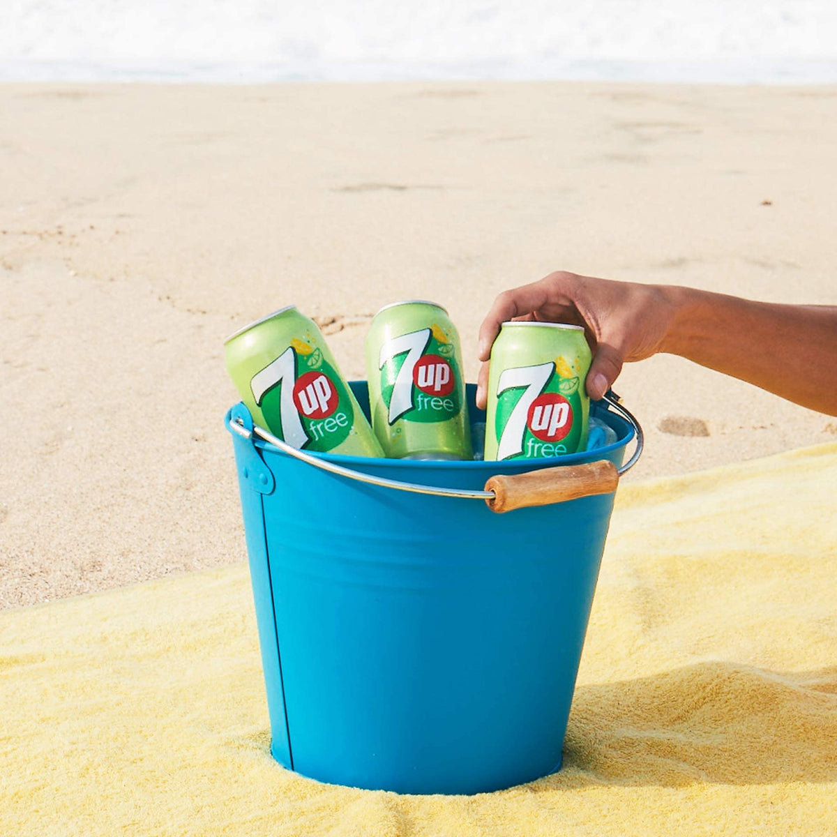 7UP Cherry Can 330 ml (Pack of 24)