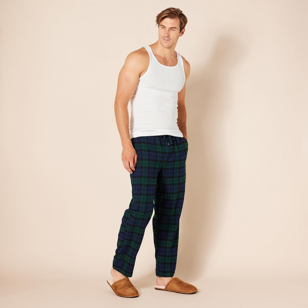 Amazon Essentials Men's Lightweight Tank Undershirts, Pack of 6