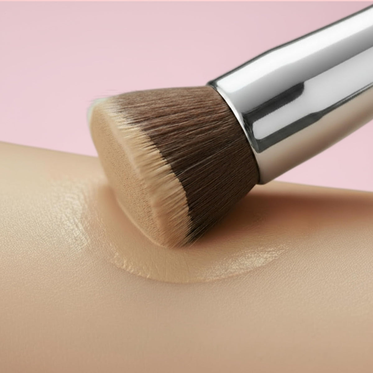 Make Up Brush Foundation Kabuki Flat Top, Perfect For Blending Liquid Cream