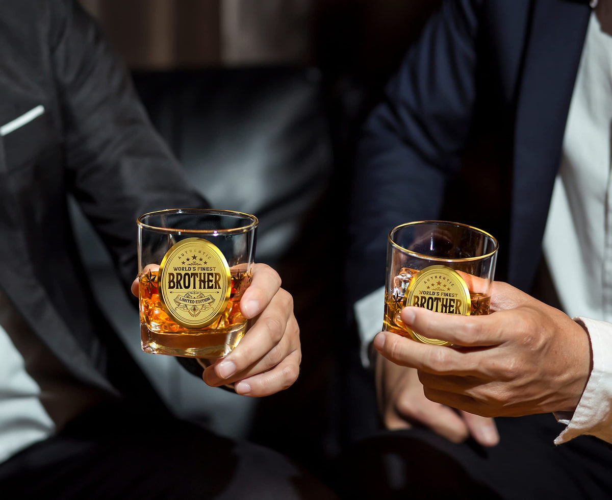 CROWNLY CRYSTAL® Personalised Whiskey Glass for Dad – Gold Birthday Gift from Daughter or Son – Best Dad Ever