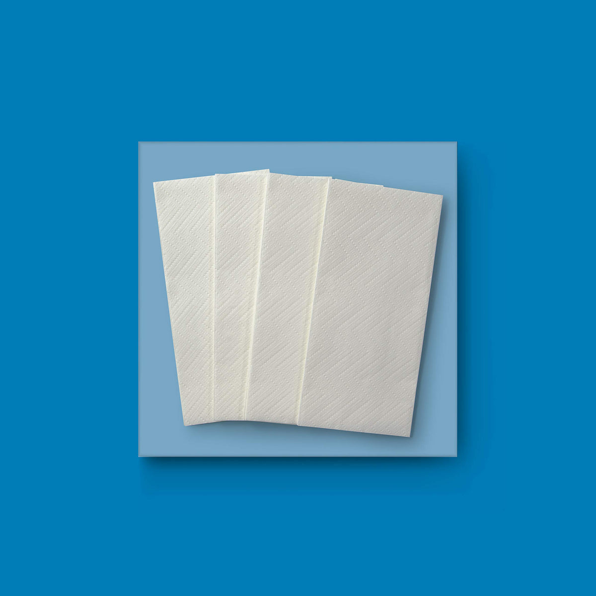 AmazonCommercial Multifold (Z-Fold) Paper Hand Towels, 2-ply Cellulose, 4000 Sheets (20 packs of 200), Sheet Size: 24 x 20.3 cm, H2 Dispenser Compatible
