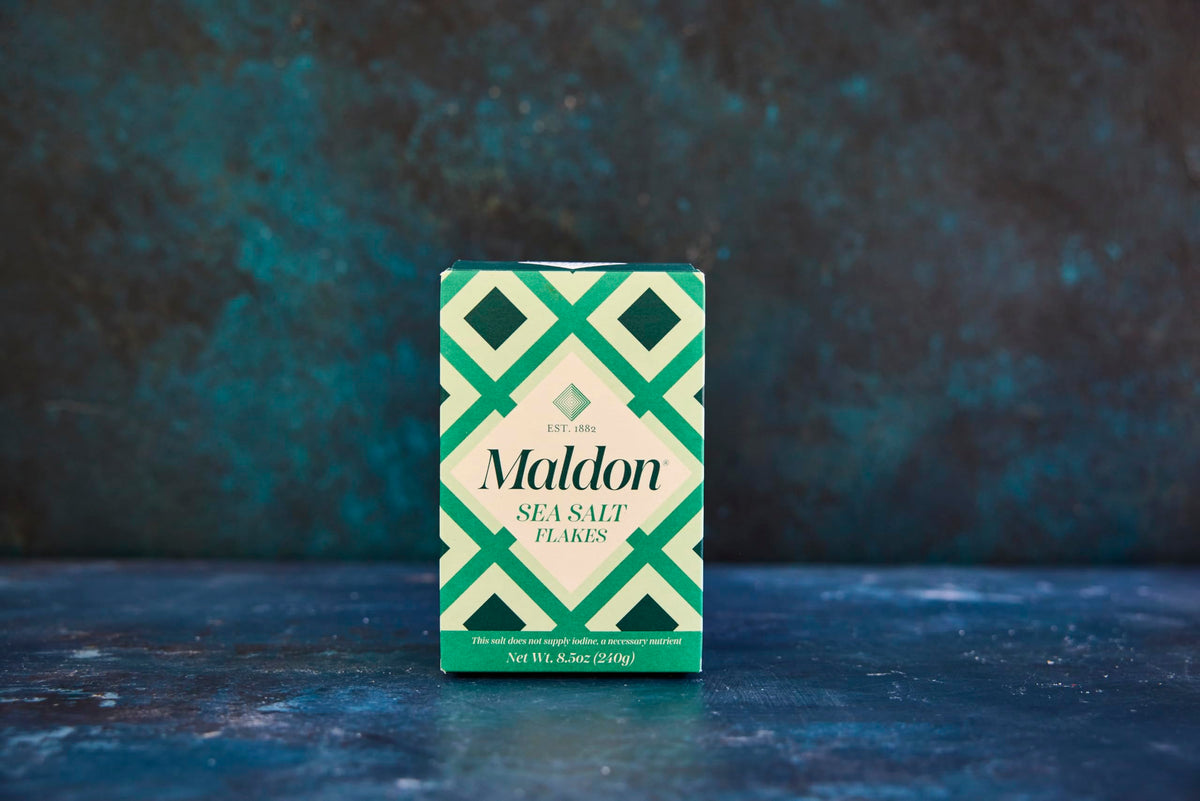 Maldon - Sea Salt Flakes, Unique Pyramid Shaped Salt Flakes, Perfect for a Wide Range of Dishes, Hand-Harvested for Four Generations, 570g Tub