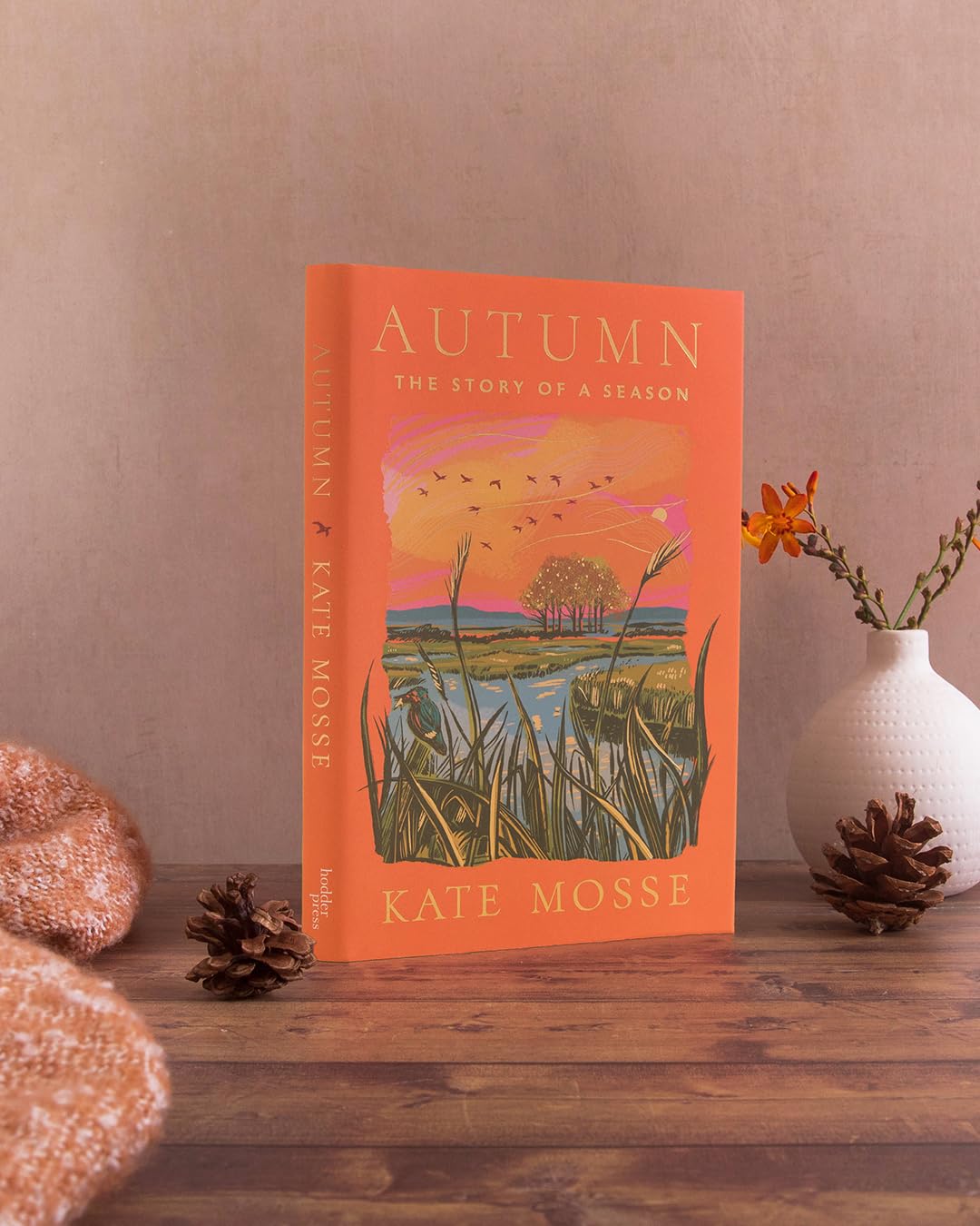 Autumn: An atmospheric memoir of the season of change from the no. 1 bestselling author of Labyrinth - 'a golden read' MATT HAIG